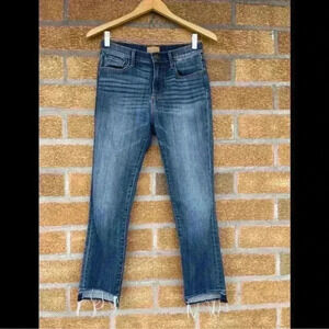 Driftwood Amelia Skraight Crop Classic Fit
Frayed Step Hem Ankle Jeans size 26